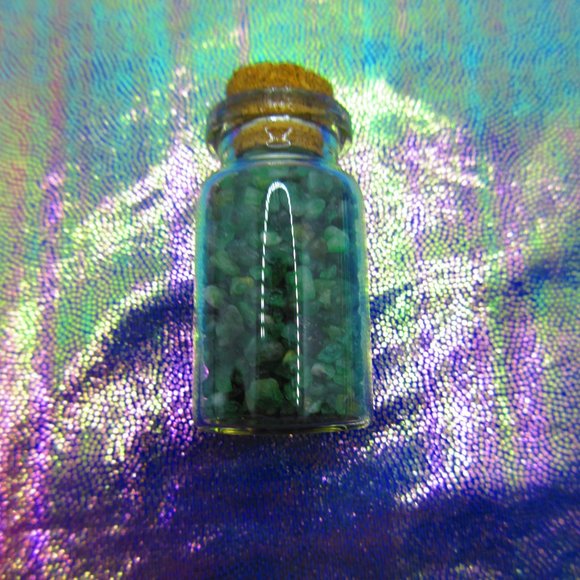 Emerald Small Gemstone Chips In A Bottle Embellishments Natural Semi Precious - Picture 3 of 3